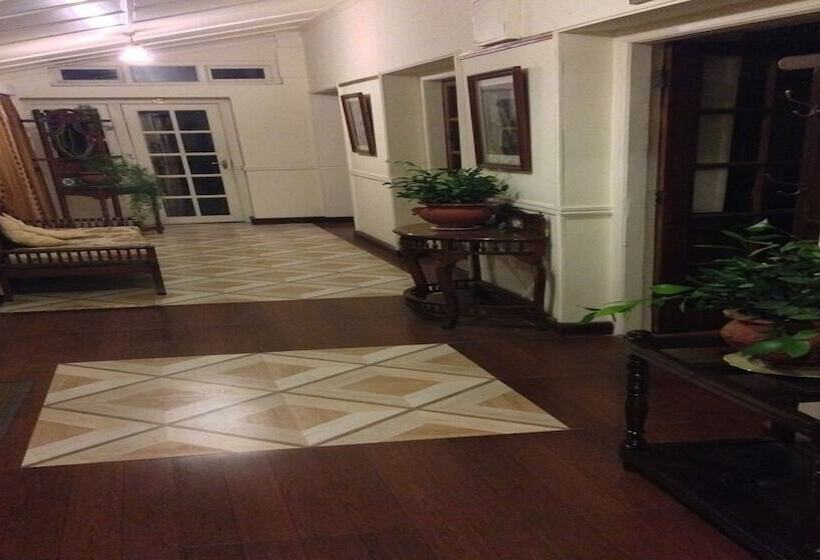 هتل Springfields   A Heritage Palace Since 1902