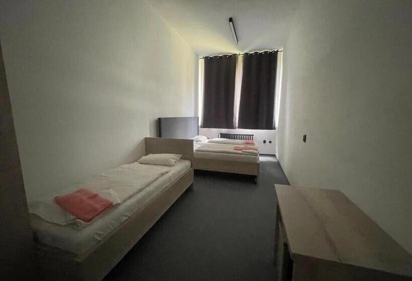 בית מלון כפרי Stadion Hradec Králové