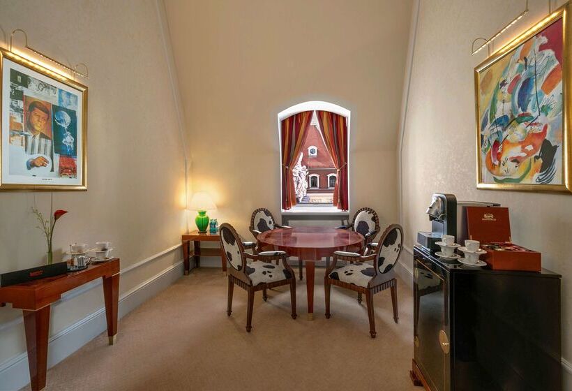 호텔 Taschenbergpalais Kempinski