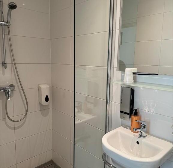 هتل Titus City Centre