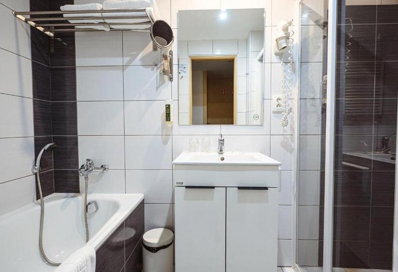 בית מלון כפרי Vega Luhacovice