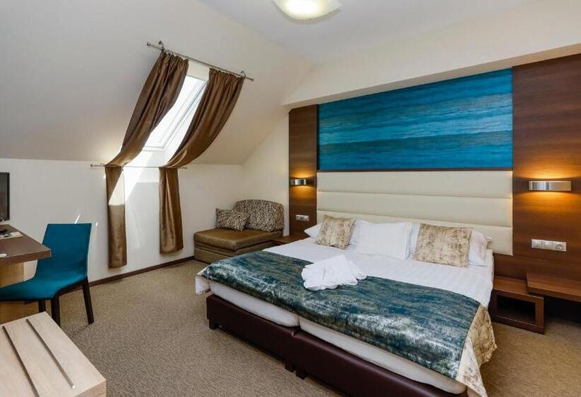 فندق Villa Völgy Wellness & Konferencia