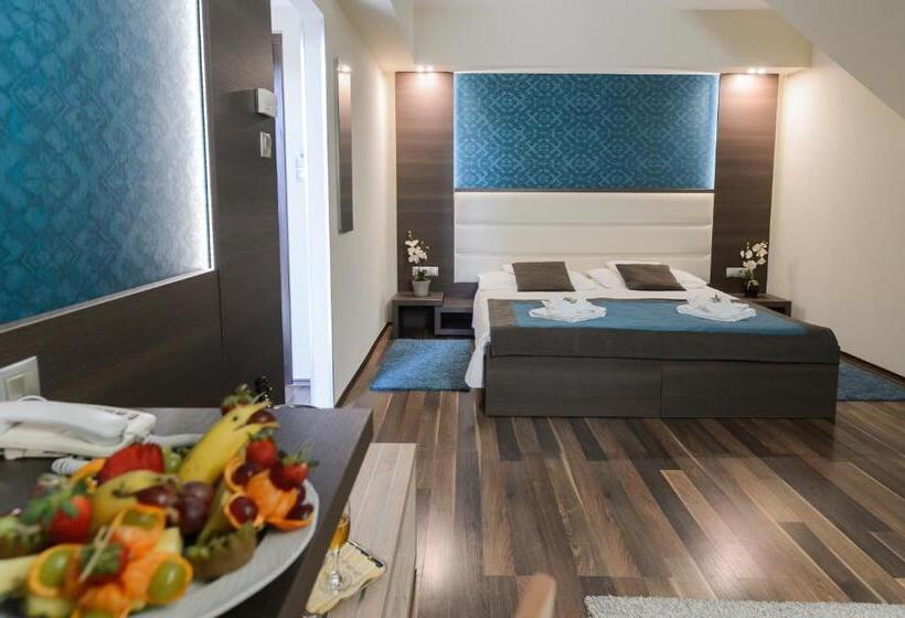 فندق Villa Völgy Wellness & Konferencia