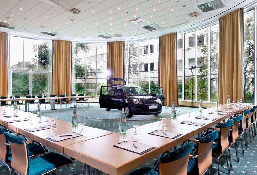 בית מלון כפרי Wyndham Hannover Atrium