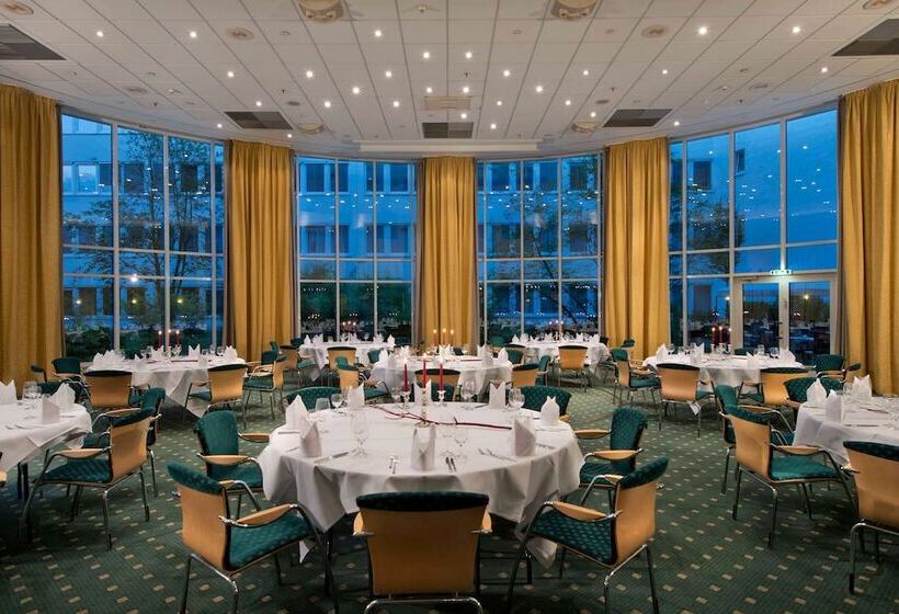 בית מלון כפרי Wyndham Hannover Atrium