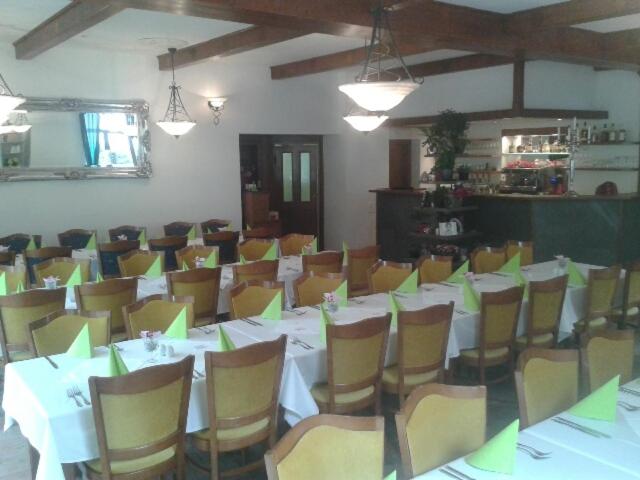 Отель Zámecký  U Rajských