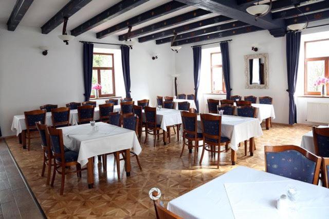 Отель Zámecký  U Rajských