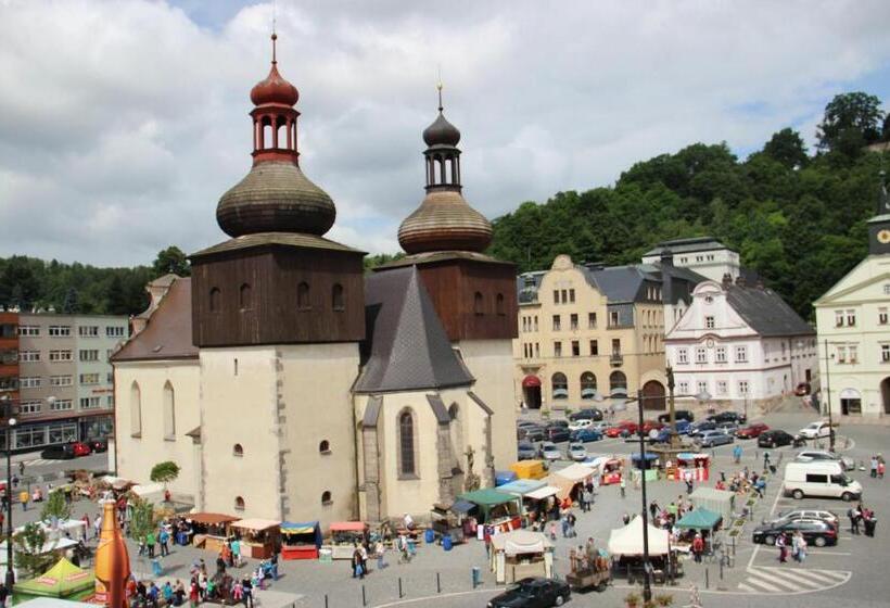 هتل Zimní Stadion Náchod