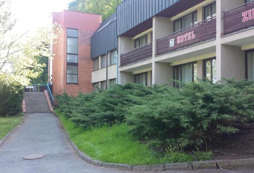 Отель Zimní Stadion Náchod