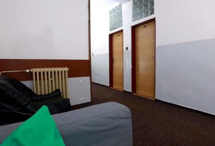 Отель Zimní Stadion Náchod