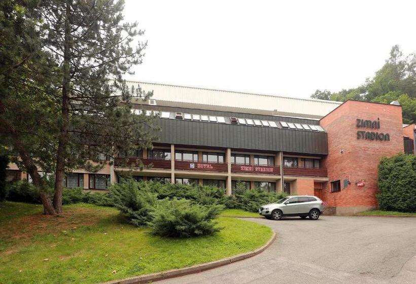 Отель Zimní Stadion Náchod