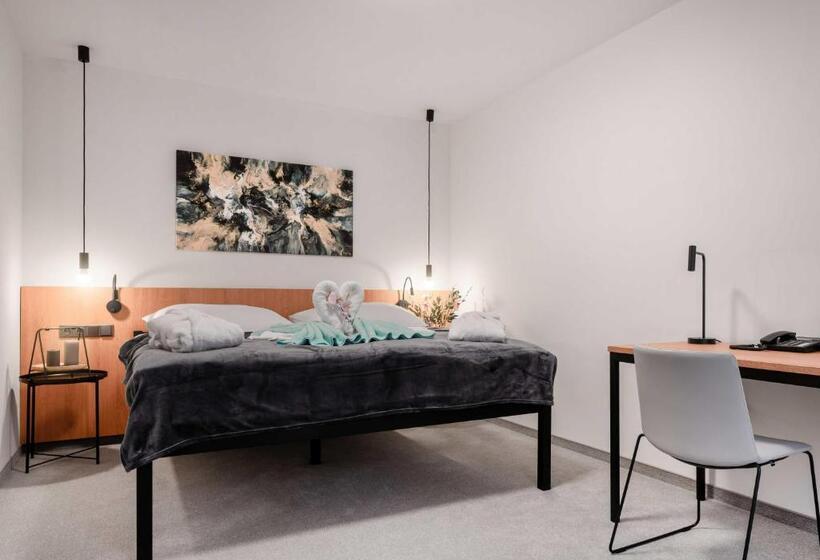 酒店 Zámek Třešť