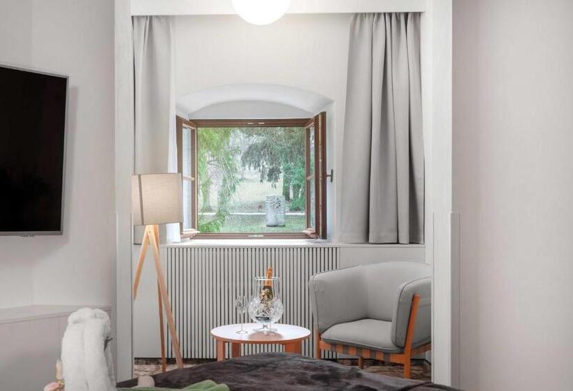 酒店 Zámek Třešť