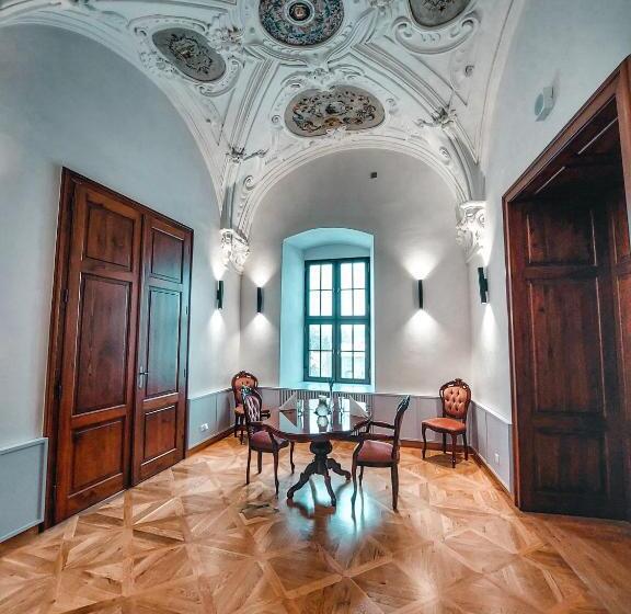 酒店 Zámek Třešť