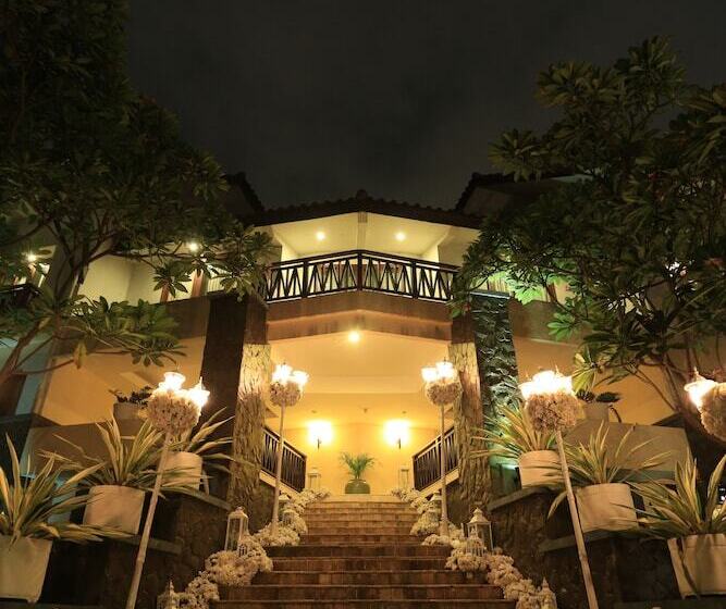 Grand Tropic Suites Hotel Surabaya