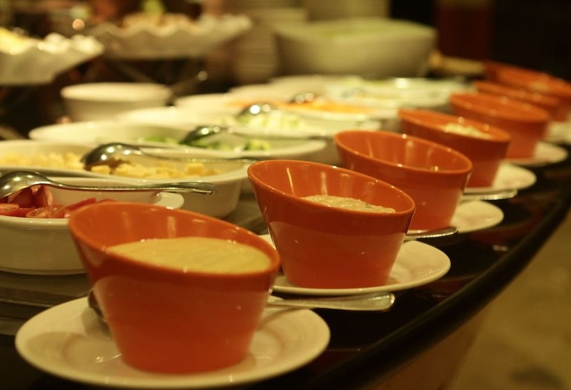 Grand Tropic Suites Hotel Surabaya