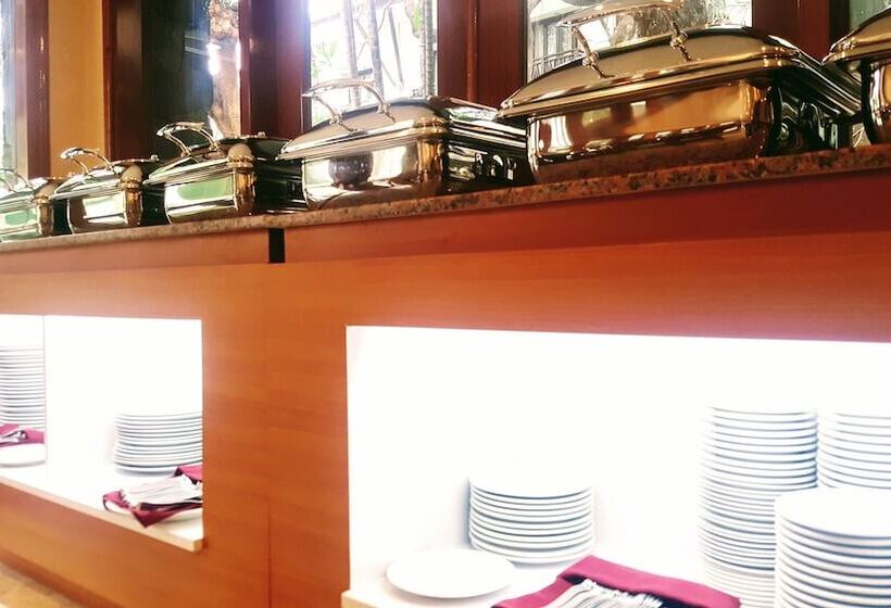 Grand Tropic Suites Hotel Surabaya