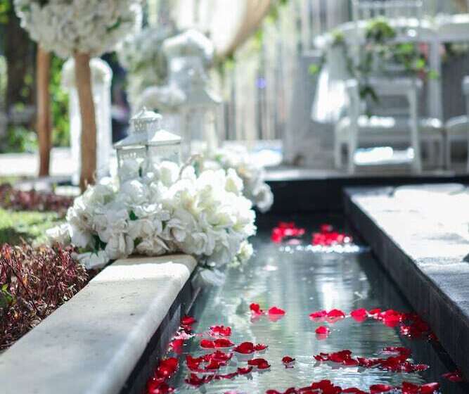 Grand Tropic Suites Hotel Surabaya