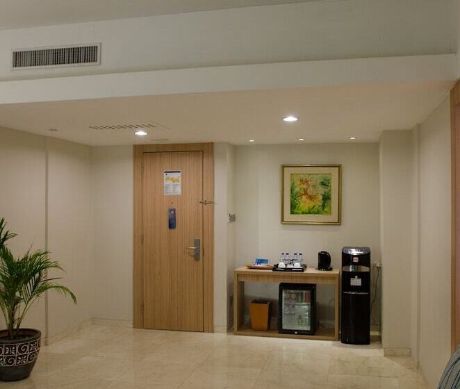 Grand Tropic Suites Hotel Surabaya