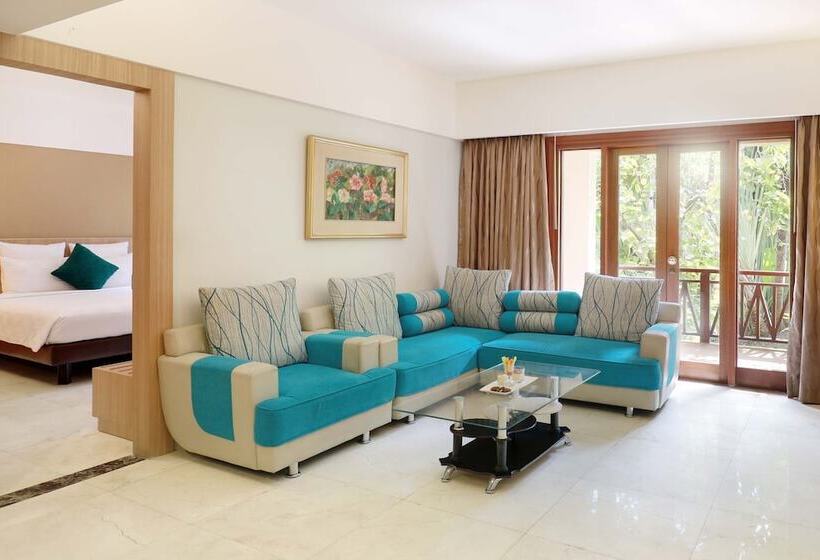 Grand Tropic Suites Hotel Surabaya