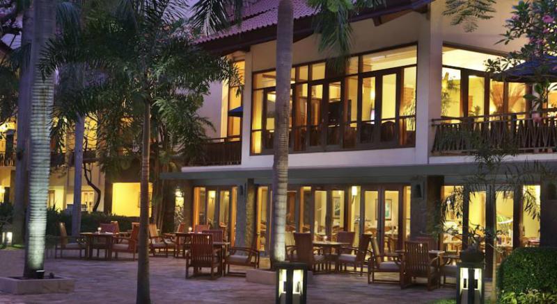 Grand Tropic Suites Hotel Surabaya