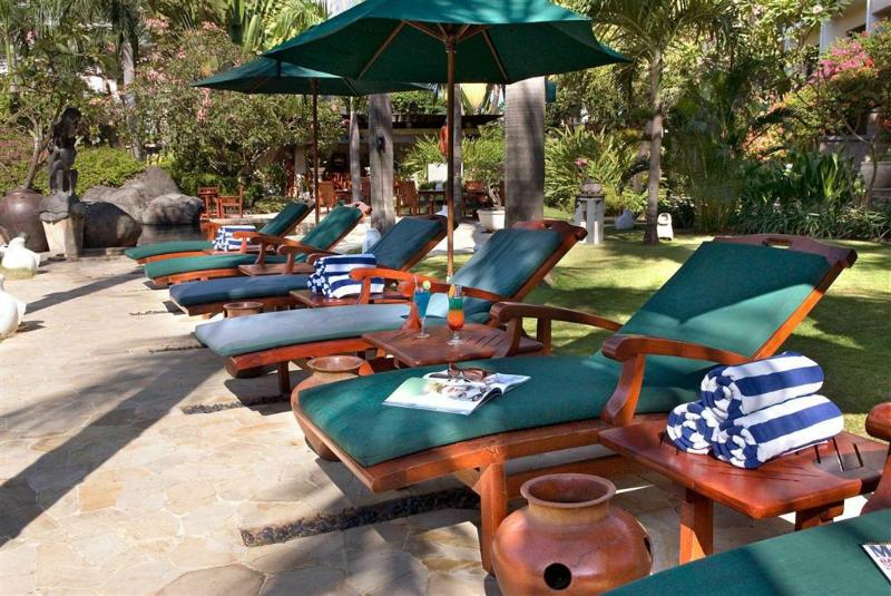 Grand Tropic Suites Hotel Surabaya