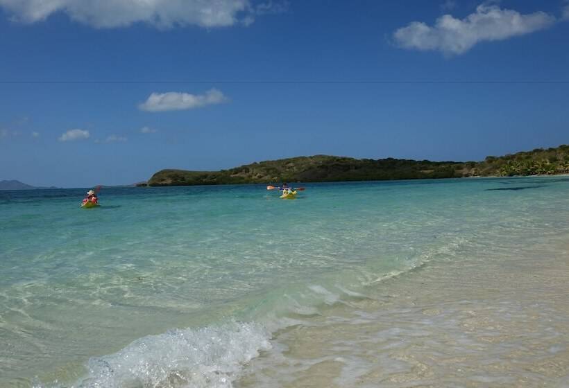 استراحتگاه Malabou Beach