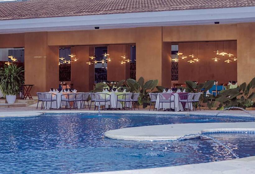 리조트 Park Royal Beach Huatulco All Inclusive