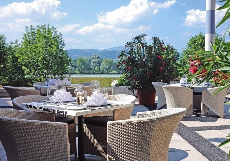 Trans World Hotel Donauwelle