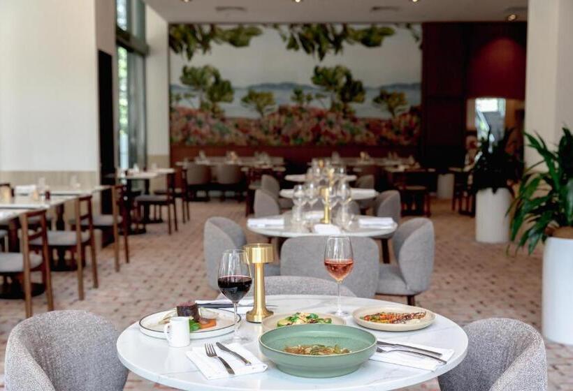 Amora Hotel Brisbane