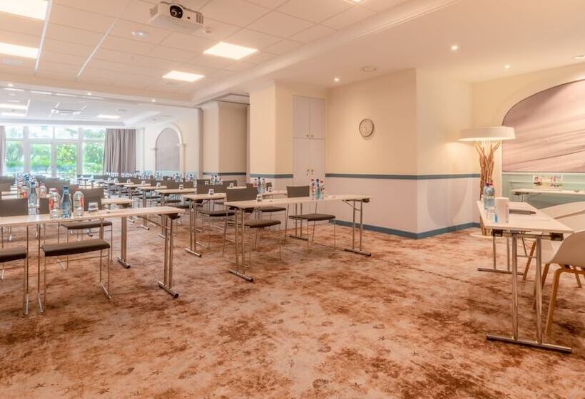 リゾートホテル Holiday Inn Nice   Port St Laurent, An Ihg