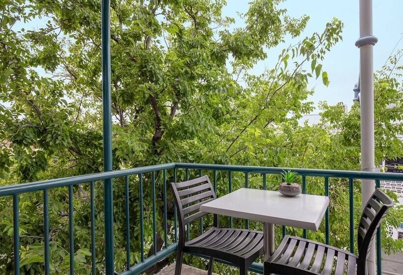 هتل Breakfree Adelaide