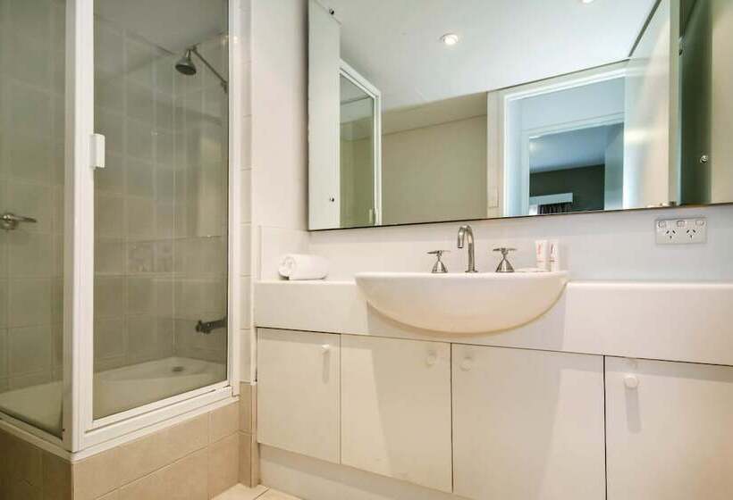 Отель Breakfree Adelaide