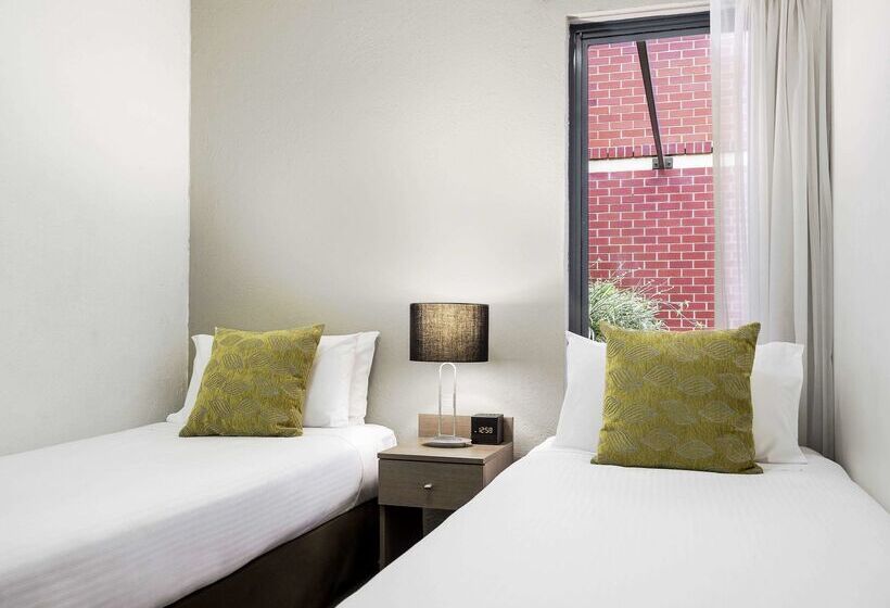 Отель Breakfree Adelaide