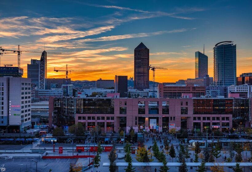 酒店 Campanile Lyon Centre Part Dieu