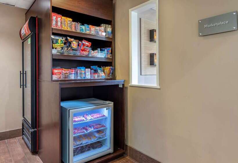 בית מלון כפרי Comfort Suites