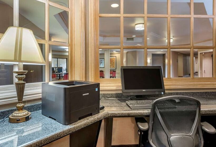 בית מלון כפרי Comfort Suites