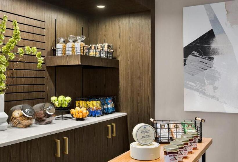 호텔 Crowne Plaza Cleveland At Playhouse Square, An Ihg