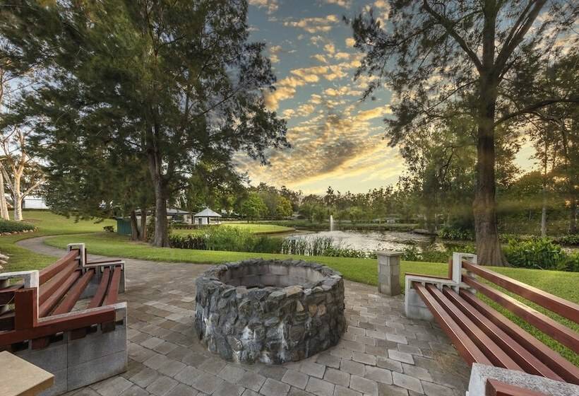 בית מלון כפרי Crowne Plaza Hawkesbury Valley, An Ihg