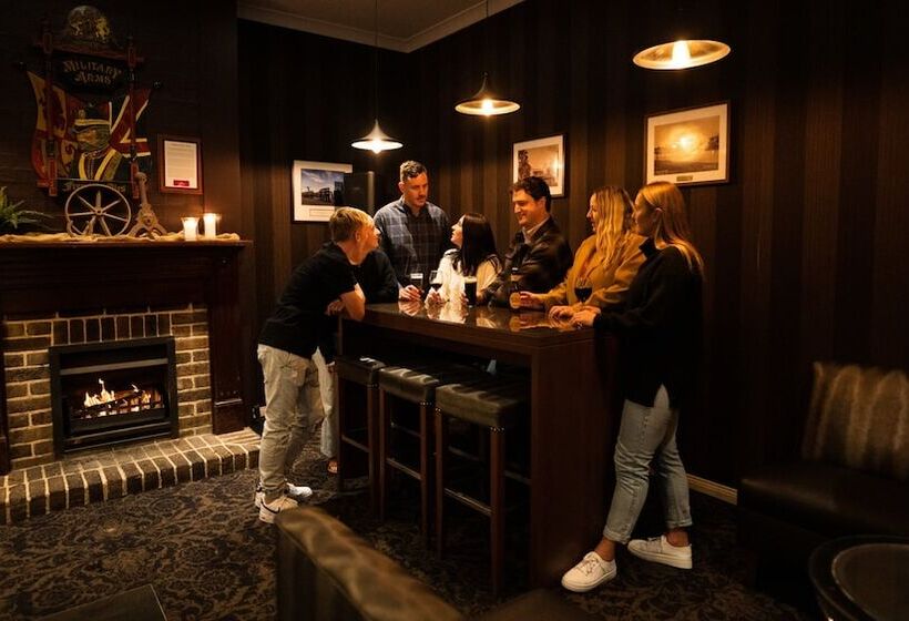 בית מלון כפרי Crowne Plaza Hawkesbury Valley, An Ihg