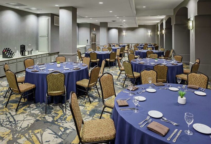 ホテル Doubletree By Hilton San Antonio Downtown