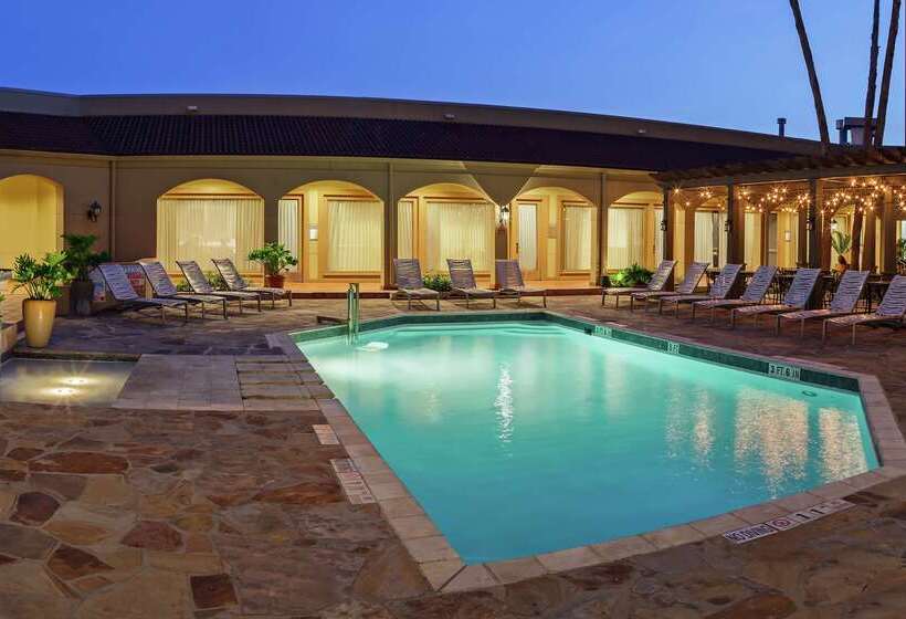 ホテル Doubletree By Hilton San Antonio Downtown