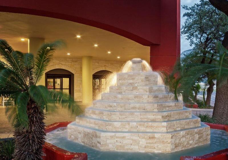 هتل Doubletree By Hilton San Antonio Downtown
