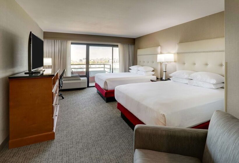 هتل Drury Inn & Suites Phoenix Airport