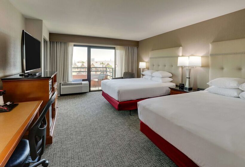هتل Drury Inn & Suites Phoenix Airport
