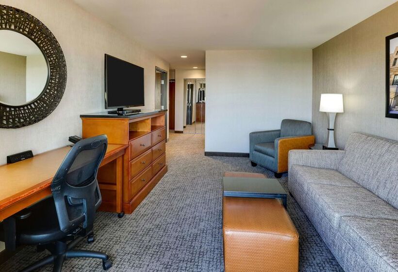 هتل Drury Inn & Suites Phoenix Airport