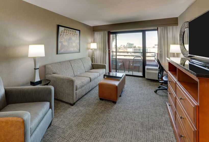 هتل Drury Inn & Suites Phoenix Airport