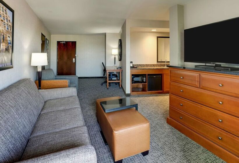 هتل Drury Inn & Suites Phoenix Airport