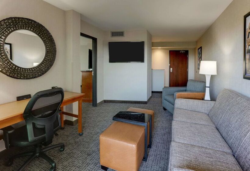 هتل Drury Inn & Suites Phoenix Airport