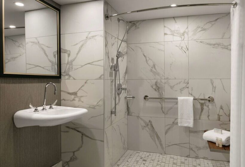 酒店 Embassy Suites By Hilton Montreal Airport